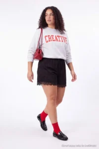 Trendyol Curve Black Lace Detailed Plus Size Weaving Shorts&Bermuda - Image 3