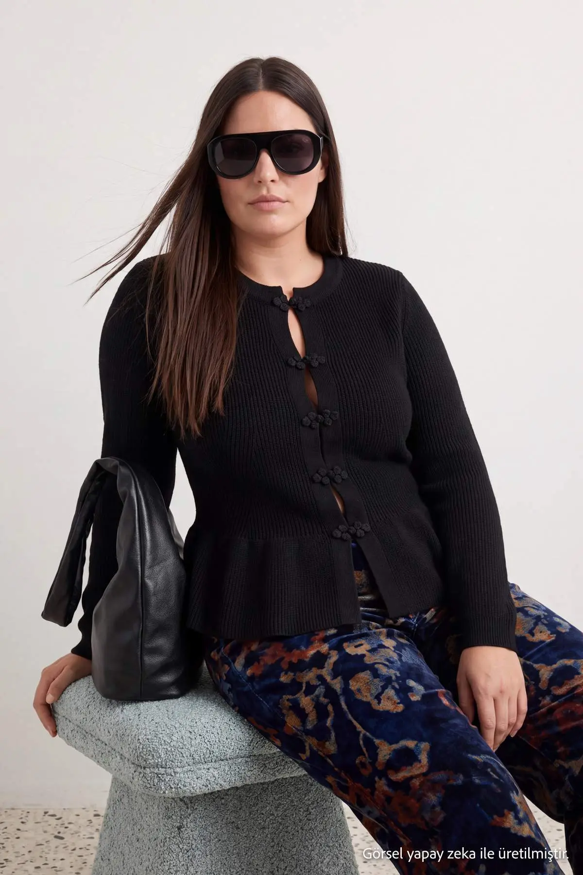 TBBAW27AV00024-BLACK_1