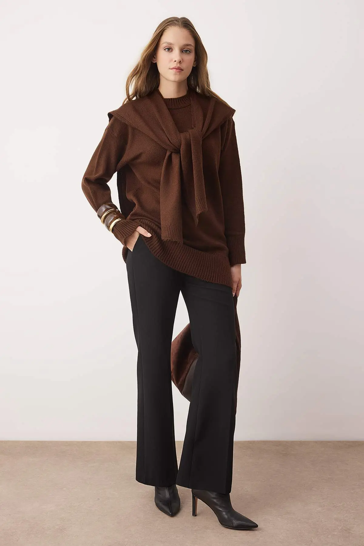 TCTAW26AK00021-BROWN_1