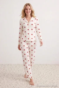 TRENDYOLMiLLA Ecru-Claret Red 100% Cotton Heart Patterned Knitted Pajama Set - Image 2
