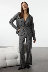 TRENDYOLMiLLA Gray 100% Cotton Heart Patterned Knitted Pajama Set - Image 2
