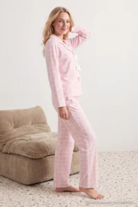 TRENDYOLMiLLA Pink-Multicolored Plaid Viscose Woven Pajama Set with Ribbon/Bow and Piping Detail - Image 2