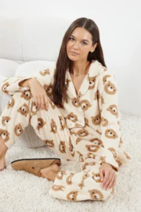 TRENDYOLMiLLA Wellsoft Winter Knitted Pajama Set with Ecru Teddy Bear - Image 2