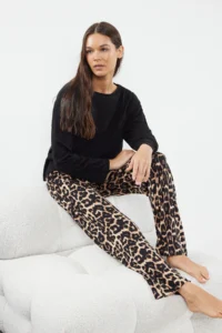 TRENDYOLMiLLA Black Leopard Patterned Knitted Pajama Set - Image 2