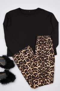 TRENDYOLMiLLA Black Leopard Patterned Knitted Pajama Set - Image 6