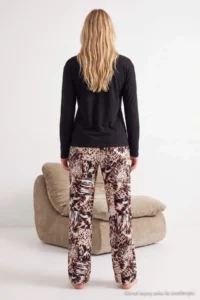 TRENDYOLMiLLA Black-Ecru Leopard Patterned Knitted Pajama Set - Image 4