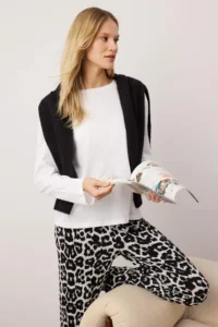 TRENDYOLMiLLA White-Black Leopard Patterned Knitted Pajama Set - Image 2