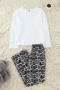 TRENDYOLMiLLA White-Black Leopard Patterned Knitted Pajama Set - Image 5