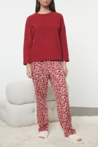 TRENDYOLMiLLA Red Leopard Patterned Fleece Winter Knitted Pajama Set - Image 3