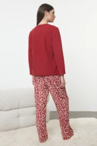 TRENDYOLMiLLA Red Leopard Patterned Fleece Winter Knitted Pajama Set - Image 5
