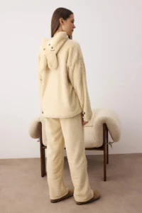 TRENDYOLMiLLA Beige Hooded and Embroidered Wellsoft Winter Knitted Pajama Set - Image 4