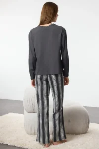 TRENDYOLMİLLA Anthracite Cotton Striped Knitting Pajama Set - Image 5