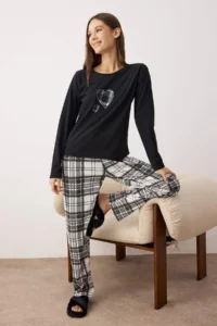 TRENDYOLMiLLA Black Cotton Heart Plaid Knitted Pajama Set - Image 2