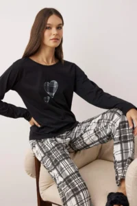 TRENDYOLMiLLA Black Cotton Heart Plaid Knitted Pajama Set - Image 3