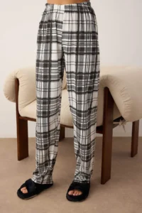 TRENDYOLMiLLA Black Cotton Heart Plaid Knitted Pajama Set - Image 4