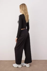 TRENDYOLMİLLA Black Brushed Soft Material Knitting Sports Sweatpants - Image 6