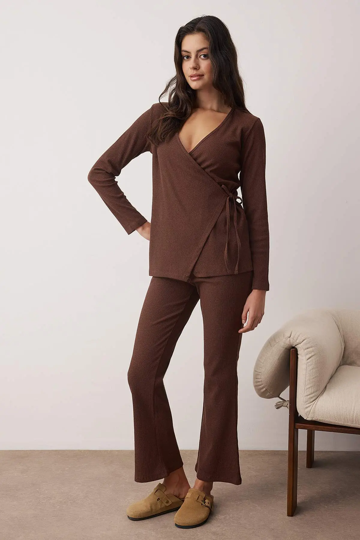 THMAW26PT00003-BROWN_1
