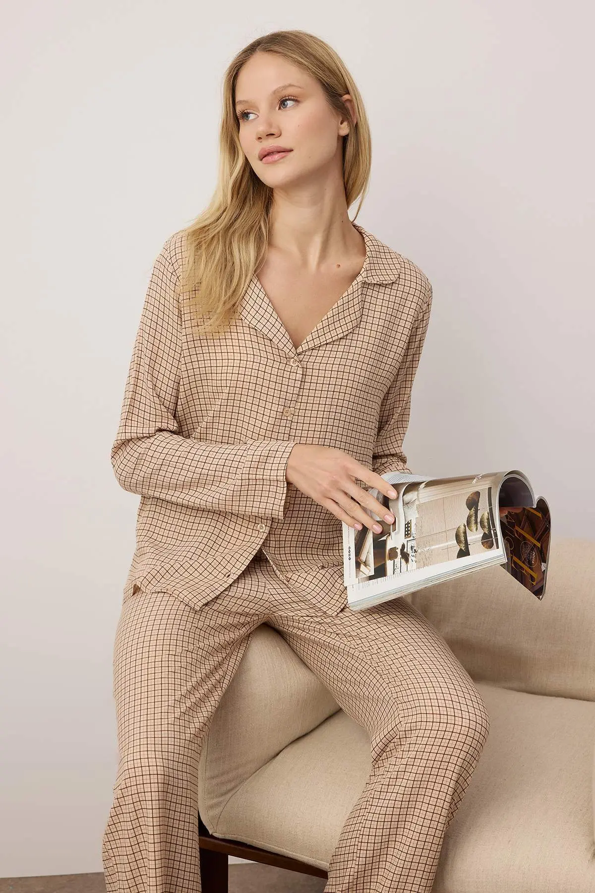 THMAW26PT00066-BEIGE_1
