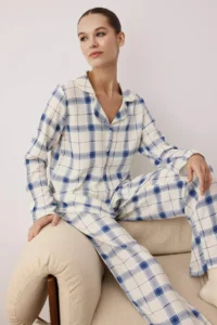TRENDYOLMİLLA BLUE Checkered Viscose Weaving Pajama Set - Image 2