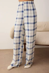 TRENDYOLMİLLA BLUE Checkered Viscose Weaving Pajama Set - Image 3