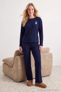 TRENDYOLMiLLA Navy Blue Heart Embroidered Ribbed Soft Touch Winter Knitted Pajama Set - Image 2