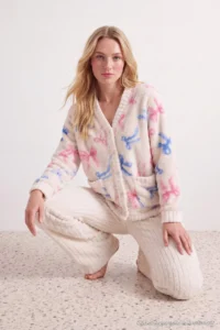 TRENDYOLMiLLA Ecru Ribbon Patterned Wellsoft Knitted Pajama Set - Image 3