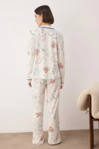 TRENDYOLMiLLA Ecru 100% Cotton Fun Printed Pijama Knitted Pajama Set - Image 4