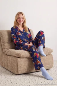 TRENDYOLMiLLA Navy Blue 100% Cotton Tiger Printed Knitted Pajama Set - Image 2