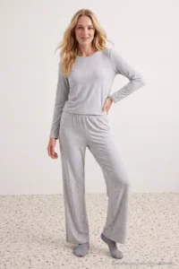 TRENDYOLMiLLA Gray Melange Viscose Knitted Pajama Set - Image 3