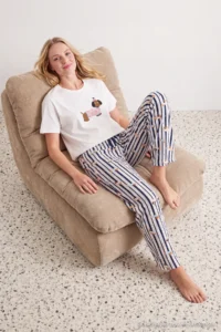 TRENDYOLMİLLA WHITE Cotton Soft Handle Lycra Dog Patterned Knitting Pajama Set