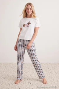 TRENDYOLMİLLA WHITE Cotton Soft Handle Lycra Dog Patterned Knitting Pajama Set - Image 2
