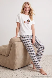 TRENDYOLMİLLA WHITE Cotton Soft Handle Lycra Dog Patterned Knitting Pajama Set - Image 3