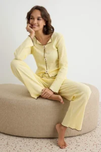 TRENDYOLMiLLA Yellow 100% Cotton Baby Overlocked Floral Appliqued Pointel / Corded Knitted Pajama Set