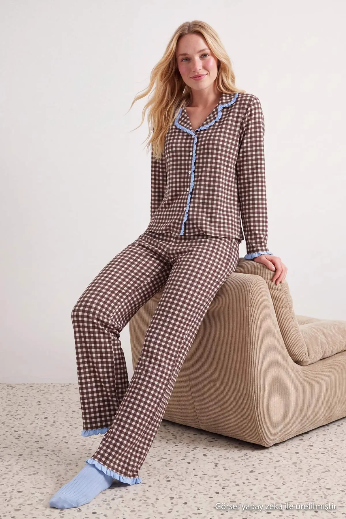 THMAW27PT00046-BROWN_1