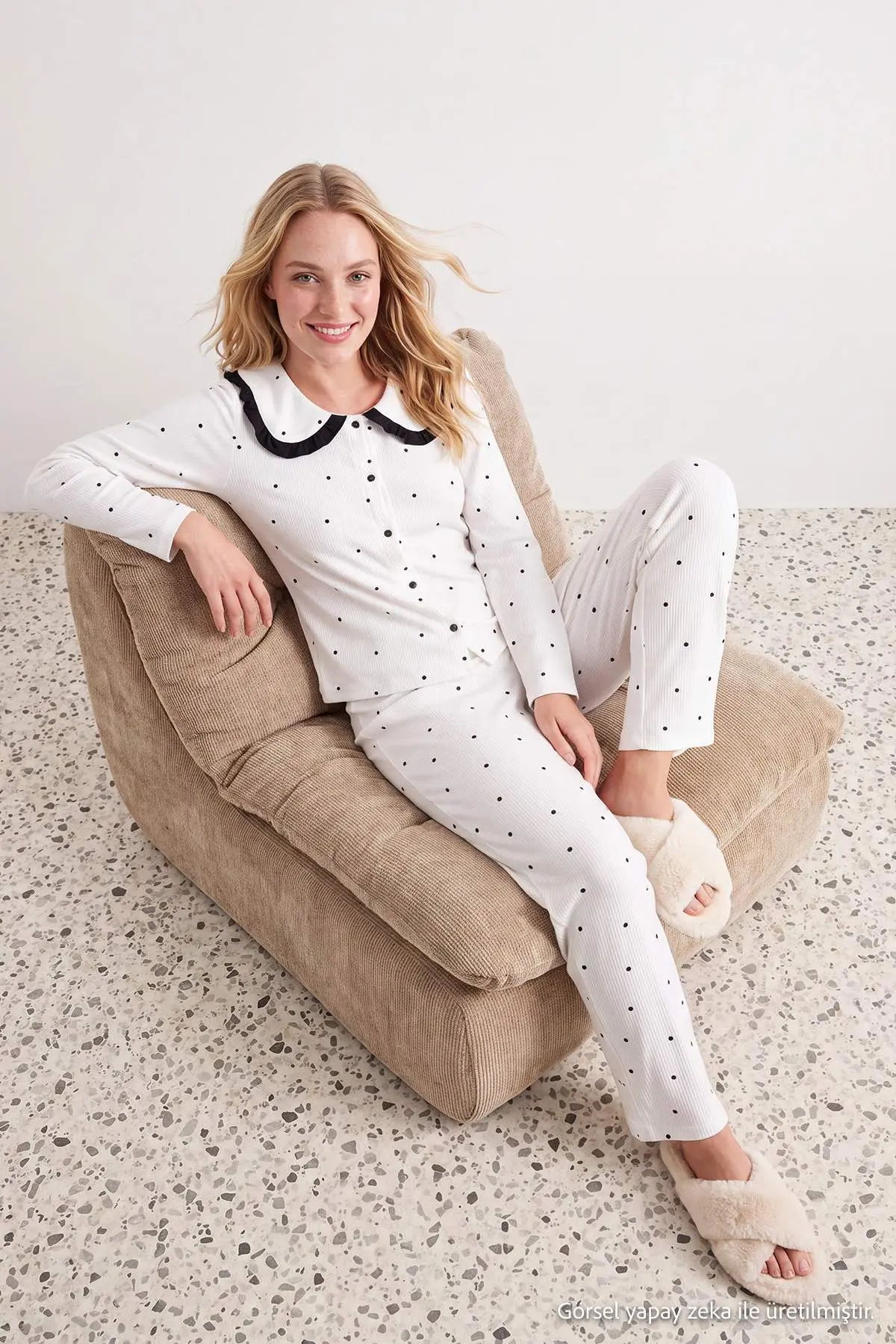 THMAW27PT00049-WHITE_1