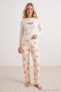 TRENDYOLMiLLA Orange Pumpkin Patterned Soft Toe Winter Waffle Knitted Pajama Set - Image 2
