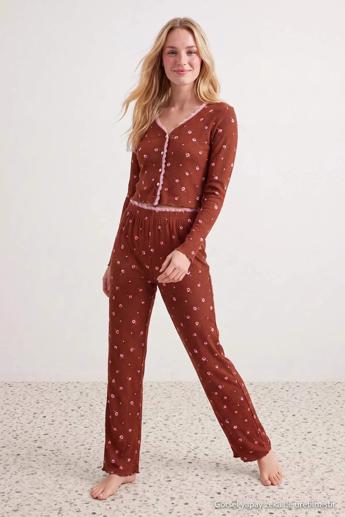 THMAW27PT00056-BROWN_1