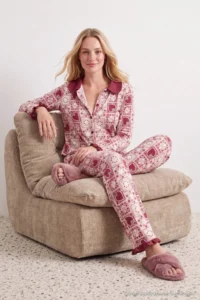 TRENDYOLMiLLA Burgundy Ethnic Patterned Frilly Knitted Pajama Set - Image 5