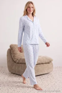 TRENDYOLMiLLA Mavi Plaid and Heart Patterned Soft Touch Knitted Pajama Set - Image 2