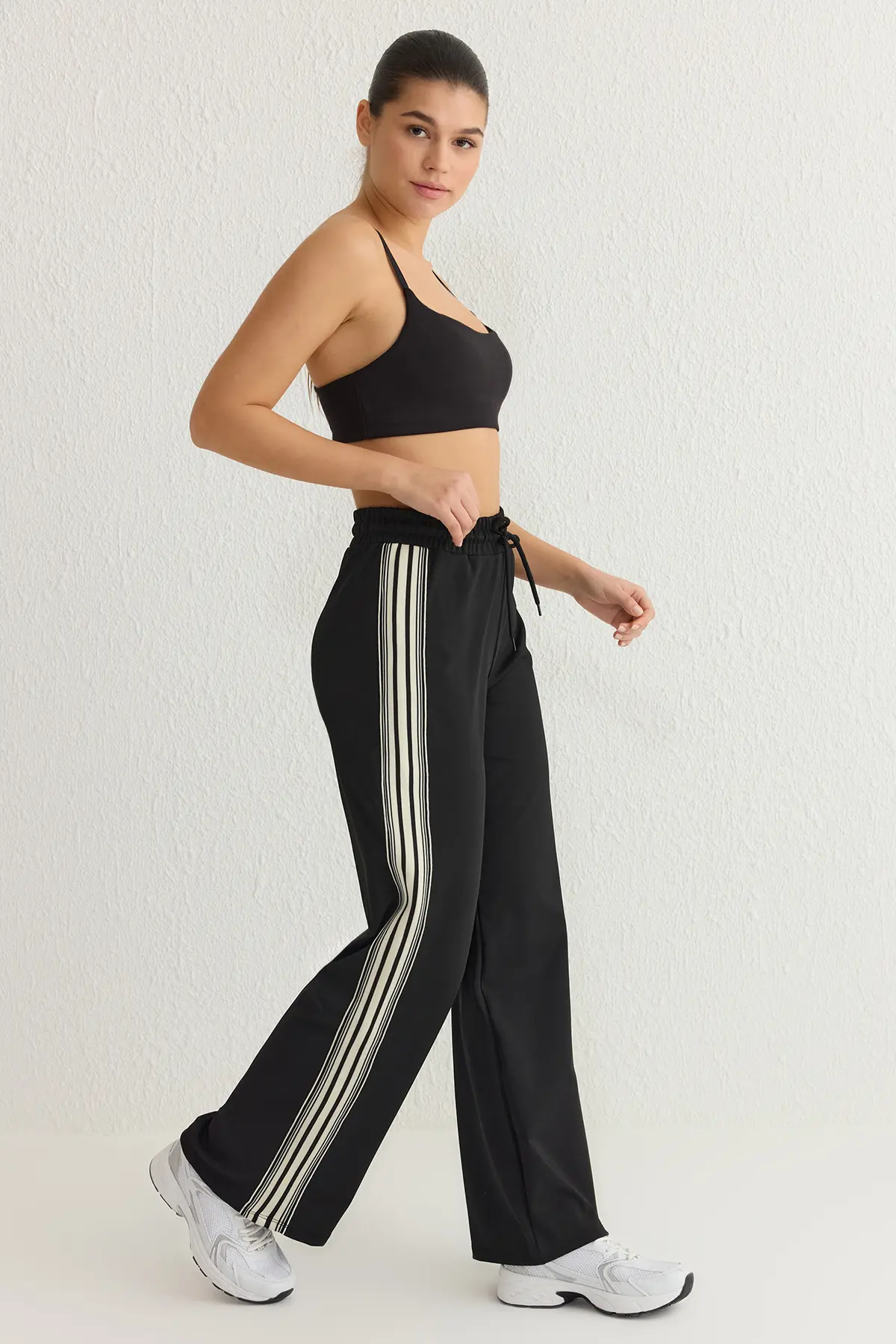 THMSS25EA00006-BLACK_1