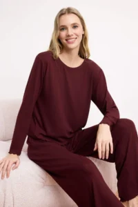 TRENDYOLMiLLA Claret Red Baby Overlocked Soft Touch Ribbed/Pointel Knitted Pajama Set - Image 2