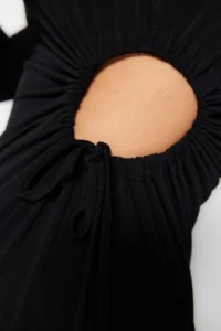 TRENDYOLMİLLA Black Fitted Window/Cut Out Detailed Short Chic Evening Gown Gece Graduation Dress - Image 5