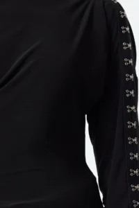 TRENDYOLMİLLA Black Boat Neck Agraf Detailed Knitting Blouse - Image 4