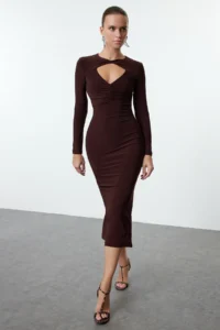 TRENDYOLMİLLA Brown Keyhole Collar bodycone/Bodysuit hugging Midi Knitting Dress