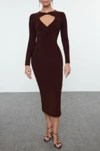 TRENDYOLMİLLA Brown Keyhole Collar bodycone/Bodysuit hugging Midi Knitting Dress - Image 3