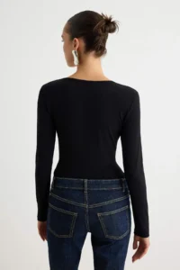 TRENDYOLMİLLA Black Accessory and Low-cut Detailed Knitting Bodysuit .D.00022 - Image 4