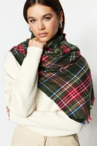 TRENDYOLMİLLA Green Soft textured Plaid Scarf - Image 2