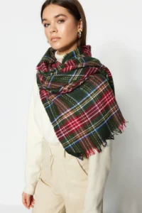 TRENDYOLMİLLA Green Soft textured Plaid Scarf - Image 3