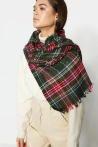 TRENDYOLMİLLA Green Soft textured Plaid Scarf - Image 4
