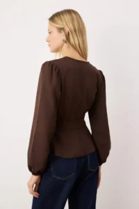 TRENDYOLMİLLA Brown Double breasted Binding Detailed  Weaving Blouse - Image 4